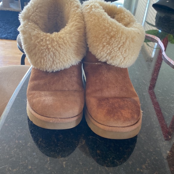 UGG boots Sz 9 - Picture 3 of 6